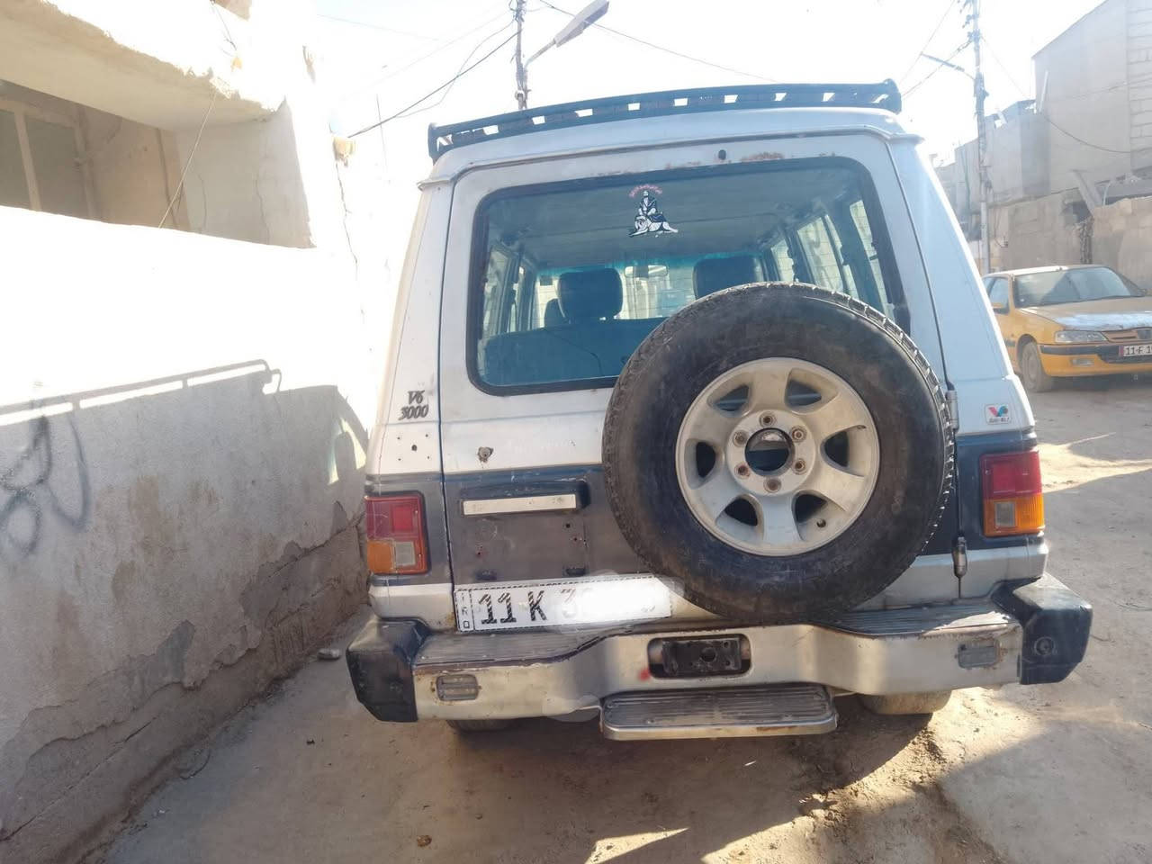 سلام عليكم سياره للبيع كالوبر  هونداي موديل 93 لسعر 50وبيه مجال المكان بغداد  ***********

