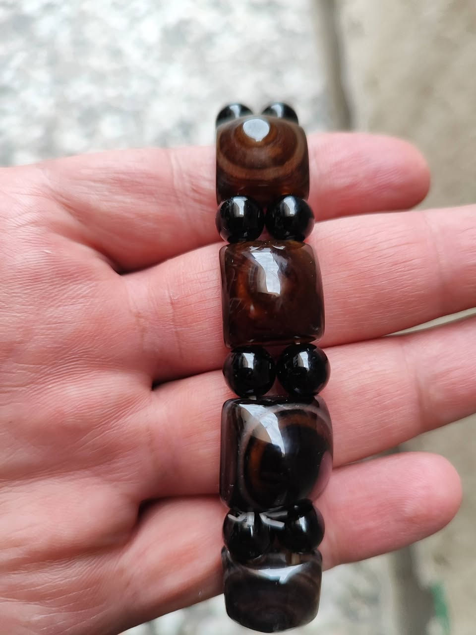 سوار جزع قديم 9 حجرات بي الحجم متوسط السعر 30 ألف العنوان نجف 
لا يوجد توصيل


**إذا كنت صاحب هذا الإعلان وتريد حذفه لأي سبب، رجاءا أرسل رسالة إلى الدعم الفني**