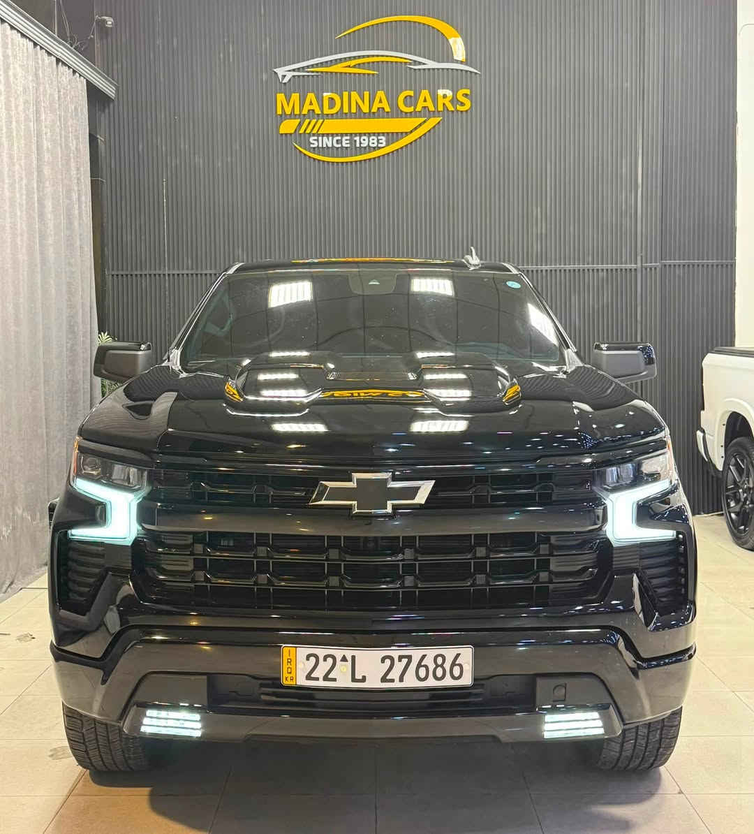 Chevrolet Silverado 
2024 LT 
V8 - 5.3L - 4x2

بسمە و شغال
شاشە و کامیرە
لایت لید
بگ لایت لید
کوشین کهرابایی
کوشینات هیتر
سوکان هیتر
رادار
باب طویل
بودی قصیر
ویل 22

42.000 mile
2 قطعە صبغ
سعر 370 ورقە

معرض ( مەدینە ) اربیل شارع ١٠٠م
***********
***********⁩⁩⁩
