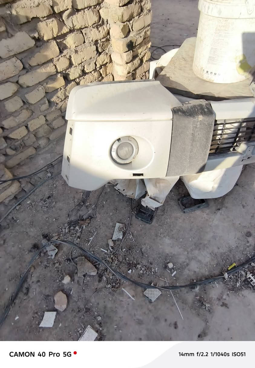 السلام عليكم دعامية  جديدة بيه حادث صفحة وحدة والباقي كلشي مابية جديدة أصلية مو تجاري مع شباج جديد موديل ٢٠١٠ شاشة مع عداد وكفر الدشبول الأصلي  السعر ٣٠٠ وبيهن مجال قليل
***********
