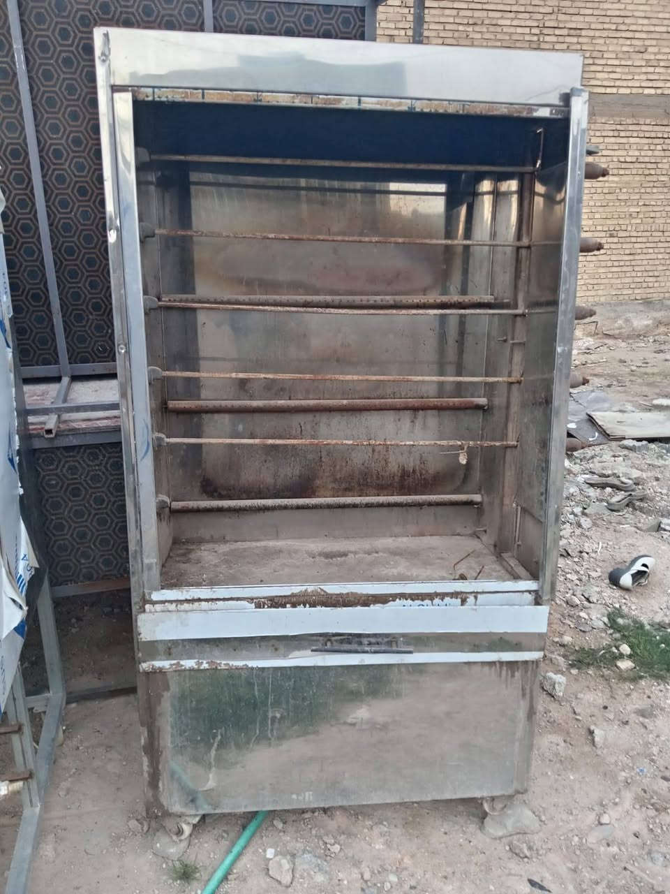 شواية سمج وياها 3 أحواض
وشواية دجاج للبيع اتصل ع هذا رقم مكانهن  نجف حي جامعه ‏‪***********‬‏
