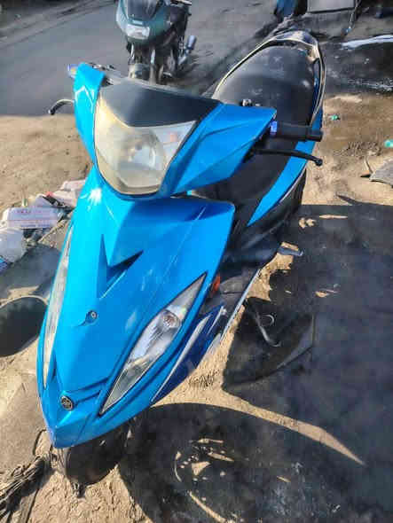 سلام عليكم
دراجة نوع: GTR
كامله نقصها فقط ستان و اشاره امامي فقط جامه 
شاشة الدشبول شغاله 3 الوان بَـس تحتاج تصليح 
+ الدراجة مبدل بيها زنجيل اللّٰـه شاهد عليه 
المكان: مدينة الصدر 
الهاتف: ***********
السعر: 750 + بيها مجال
