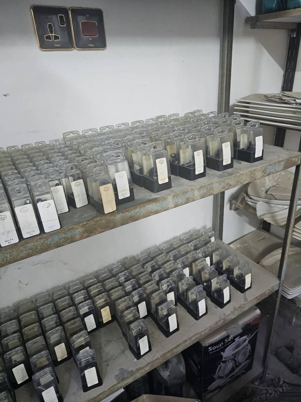 السلام عليكم 
ضربة فريزة محمولة ايطالي الصنع 
متوفر اكثر من 70 موديل مختلف 
الكود 5H AA
سمك الشفت 6 ملم 
طول الشفت 25 ملم 
عرض شفرة العمل 19 ملم 
ارتفاع شفرة العمل 18 ملم 
درجة انحناء الشفرة 45 درجة 
عدد الشفرات 2 
كاربيد صلب عالي الجودة 
السعر 16 دولار 
المخزن بغداد قرب جزيرة بغداد السياحية 
للتواصل ***********
