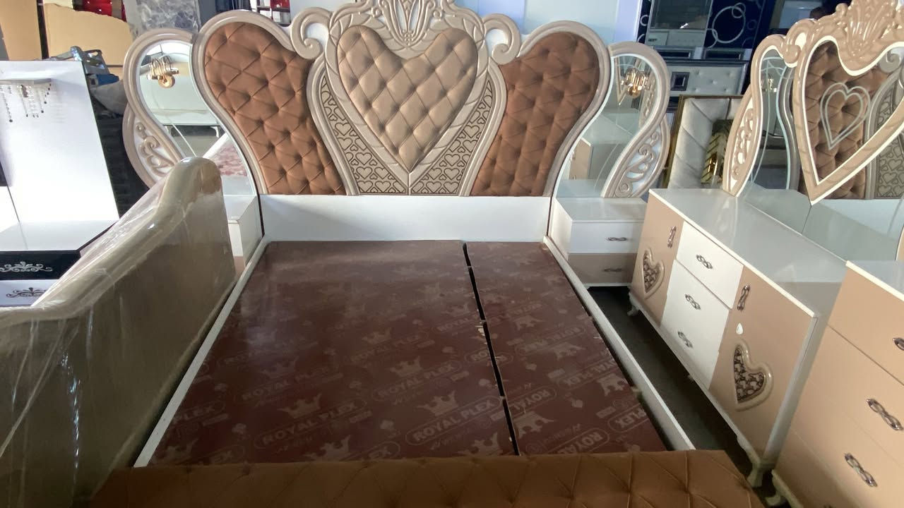 غرفه 8 قطع شرط  النظافه  السعر 700. وبي مجال. الاتصال ت رقم ‭0788 894 9966‬
