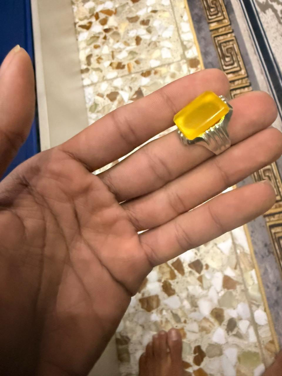 السلام عليكم عقيق يماني  مطلسم شرف الشمس فضه عيار ٩٢٥ قياس١٩  عنوان بغداد مدينه الصدر سعر ٥٠


**إذا كنت صاحب هذا الإعلان وتريد حذفه لأي سبب، رجاءا أرسل رسالة إلى الدعم الفني**