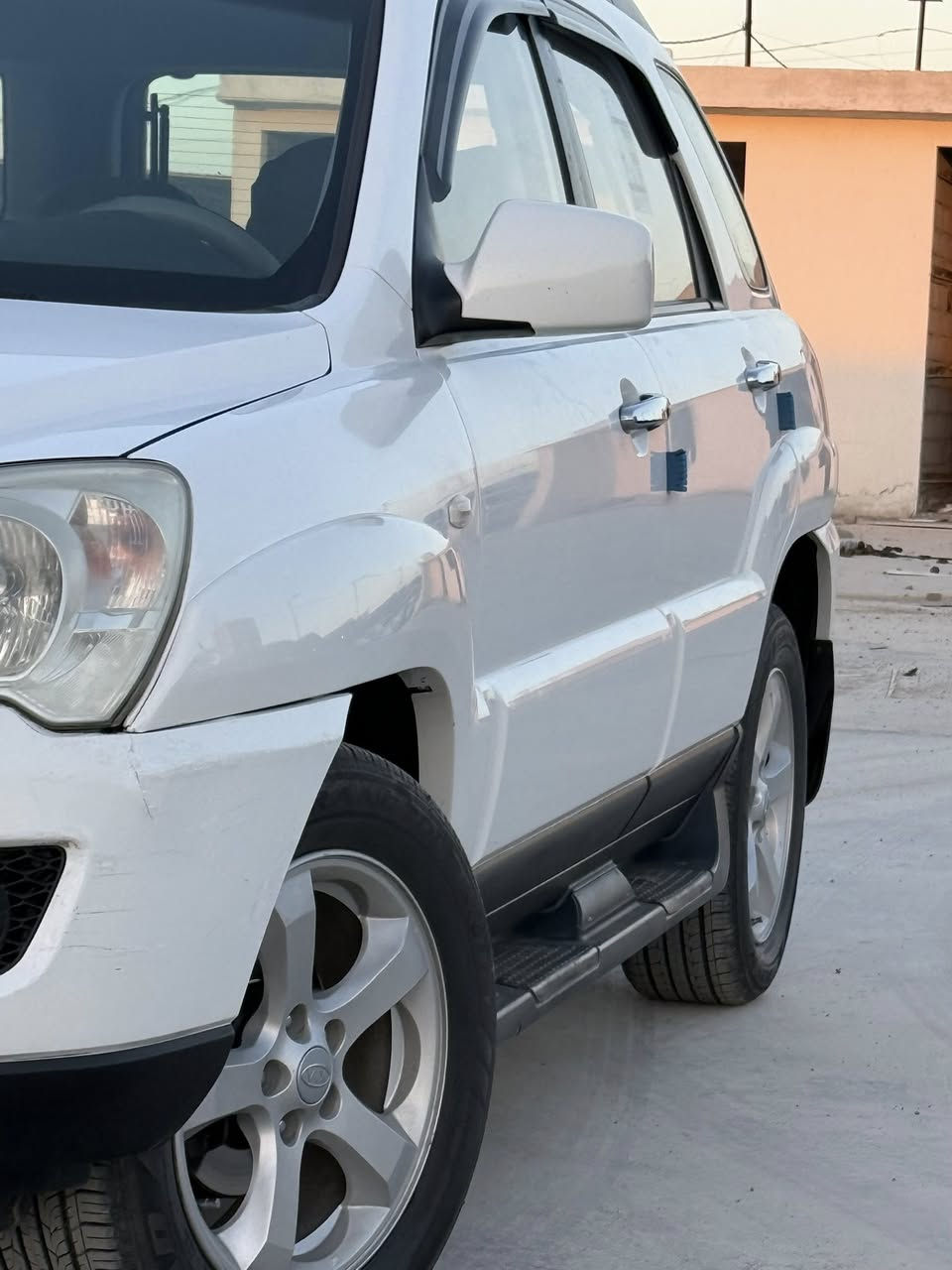 سلام عليكم 
للبيع او مراوس 
سبورتج 2010 رقم بغداد جديد 
سنويه وهزه جديده شرط التحويل 
مكينه ٢٠٠٠ 
مااشيه ١٨٨
مكفوله كفاله عامه من صبغ
وتبديل 
سياره جاهزه كير مكينه 
تخم تاير صدر جديد .
—————-
سعر١٣٣ وبيها مجال بسيط 
مكاني .بغداد المحمودية 
***********
***********
