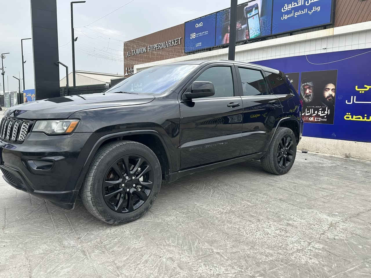 السلام عليكم
للبيع جيب بلاك توب 
موديل22 (Black top)
الون أسود الماع 
ماشيه 30 مايل 
موصفات 
شاشة كبيرة car play (inch 8.4)
كشنات شاموا وجلد +كهربائي
+مقاعد أماميه تدفئة( هيتر )
+رادار جوانب +أوتو ستوب 
صندوق كهربائي 
3 انضمه قيادة  eco+ normal+) sport) 
وارد أمريكي 

***********
