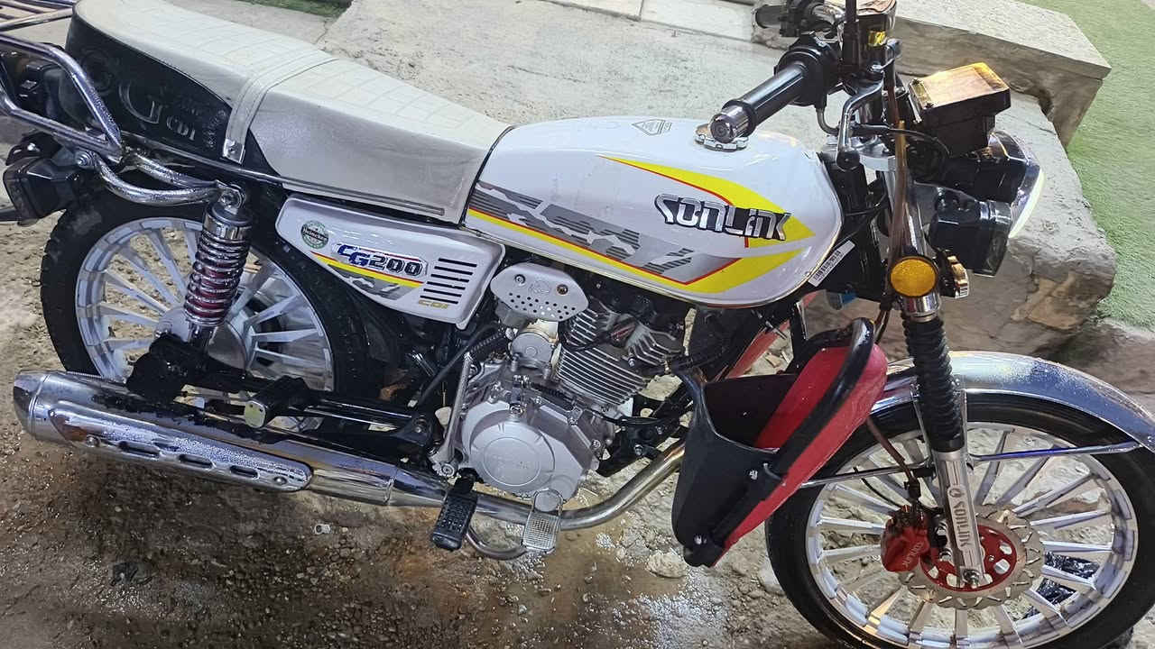 ايراني سيفان موديل ٢٥ مكينة 200 نضيفة كلش كفالة عامة اوراق موجودة بصمة انذار كلشي شغال مكاني بغداد حرية 
سعرها 850 بيها مجال
*********** متواجد رصيد واتساب
