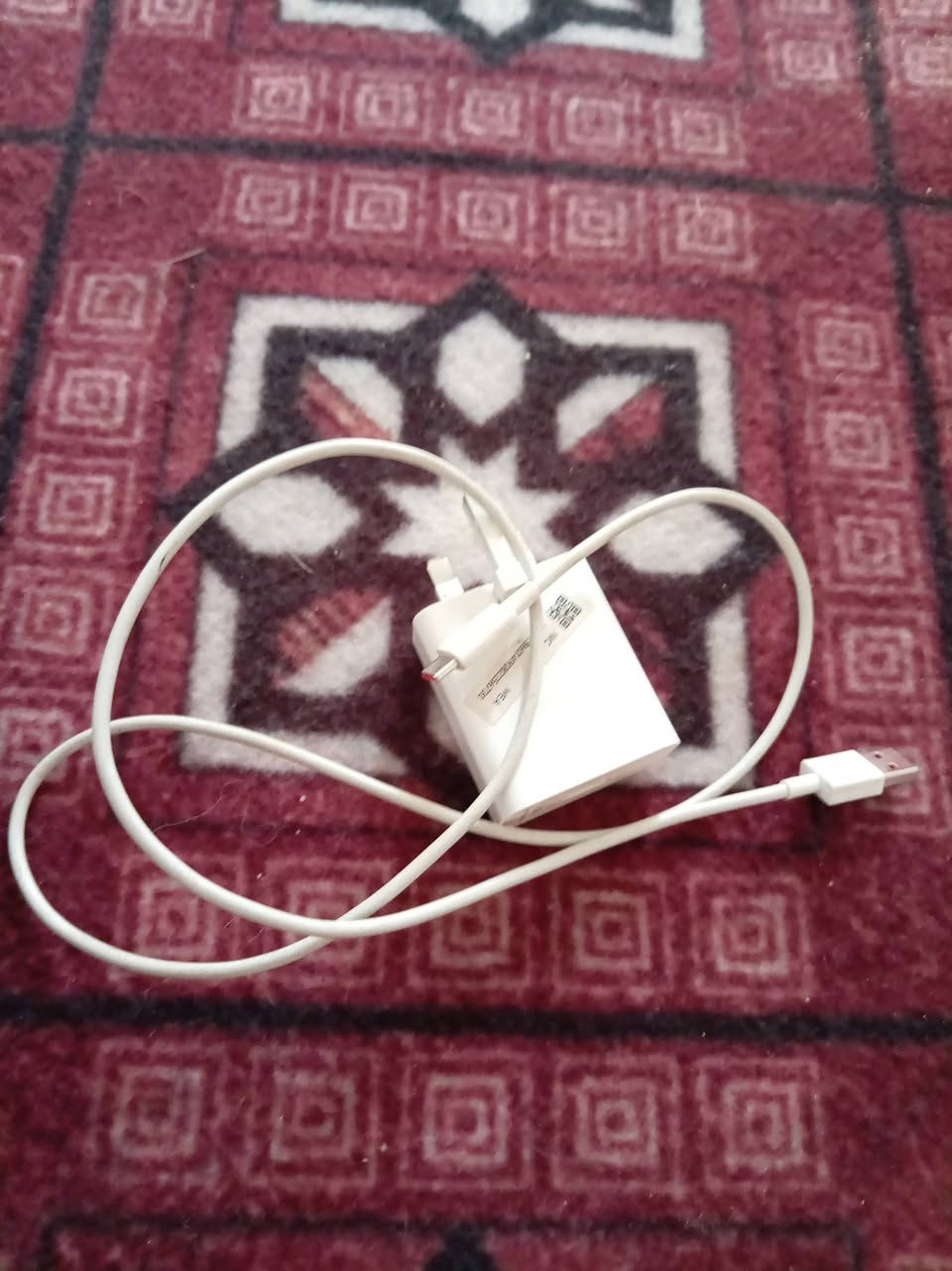 السلام عليكم جهاز تكنو سباركت 30برو مستخدم غليل الذاكره 256 جهاز النضافه ٪100 وياه شاحنته 66Wالسرعه فول السعر250 وبيه مجال  مكاني كربلاء الحيدريه خان النص التصال على الرقم ***********
