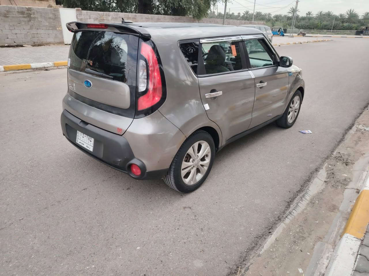 كيا صول موديل 2015 رقم واسط مشروع وطني تحويل مباشر سنويه لـ28
مكينه 2000 مكفوله من التبخير والتنقيص والصوت 

السياره وارد امريكي حادثها باب السايق وربع من الجاملغ لامامي بدون دواخل شرط 

بجم كبس والسياره جاهزه على اخر حبه ماتصرف عليها كلشي 

لغود شواصي برانكيتات تخم تاير حداديه كفاله 

تبريد+ تدفئه مضخم صوت فول 

السياره ماشيه 90 الف السياره ناعمه ترايك لهلك شرط 

العنوان واسط

السعر 96 وبيها مجال جداً بسيط 

للاتصال
***********
