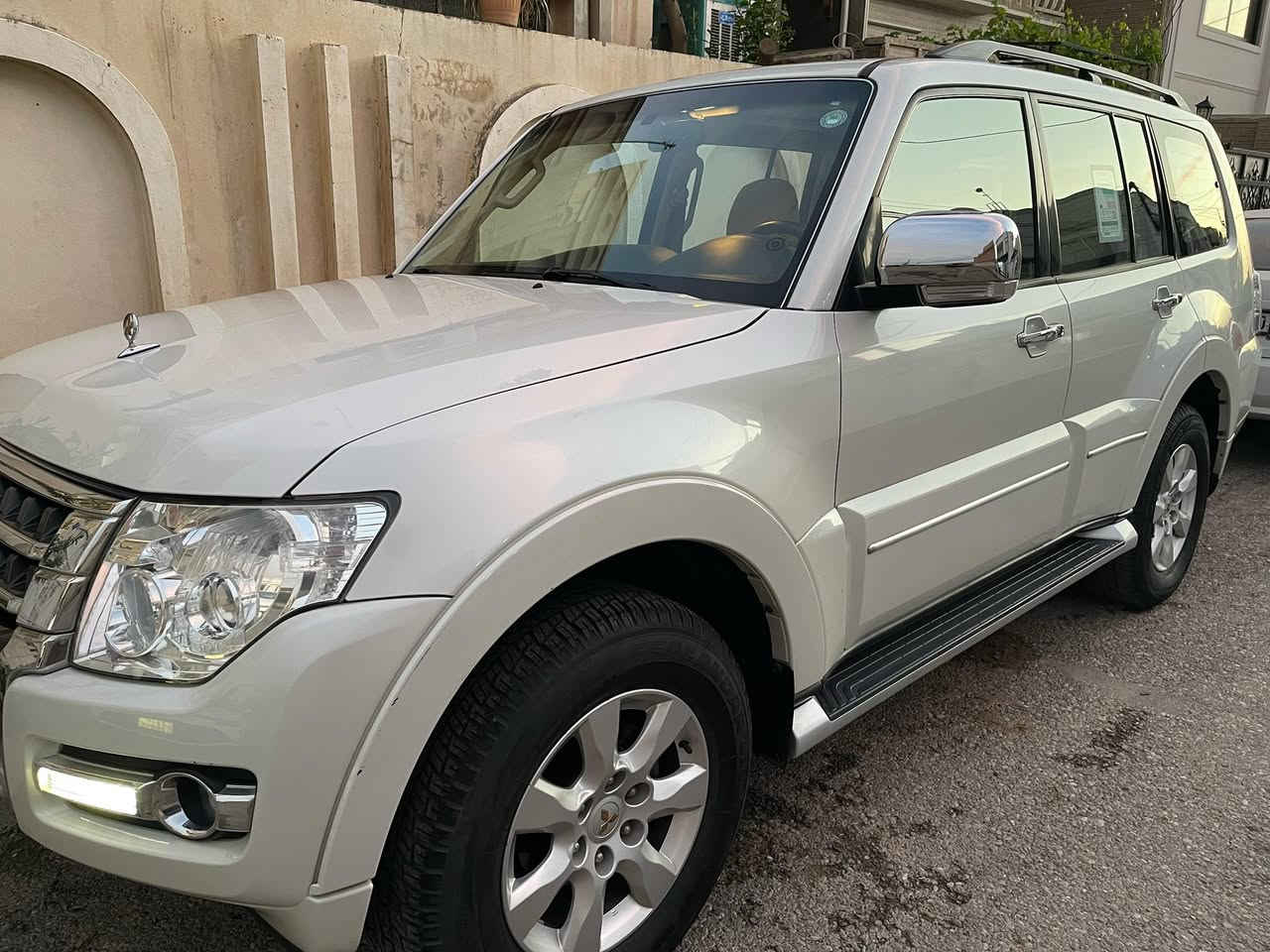 مەکینە ٦ سلندەر ،جۆری بزوێنەر ٣٠٠٠،دەبل ئەکسل ٤×٤ ,سەیارەیەکی زۆر زۆر پاک و جوانە، سپی سەدەفی ، ٧٦،٠٠٠ حەقیقی ڕۆشتوە ،سفری کوردستانە ، بە ناوی خۆمەوەیە سەیارەکە یەک دەستە.. مۆدێل ٢٠١٨ ،دەعمی بۆ دەعمی بەشەرت ، ئاوێنەی کارەبایی، کامێرای دواوە، حەساسی دواوە، سلاید، سێ ریز کوشن، تەحدید سرعە، دوو سویجی شەریکە

سيارة 6 سلندر موديل 2018، دبل اكسل 4×4 ،سيارة كلش نظيف ،ابيض سدفي ،سنوي جديد ،٧٦.٠٠٠ كم حقيقي ،سفر مال كوردستان، سيارة هواية نظيف،دعمي للدعمي بل شرط، مرايا كهربائية ، کامیرا خلفي، حساس خلفي، فتحة ،٧ راكب، تحديد سرعة ، ٢ سويج بيلادى موجود
مکان اربیل 
سعر : 207$
***********
***********
