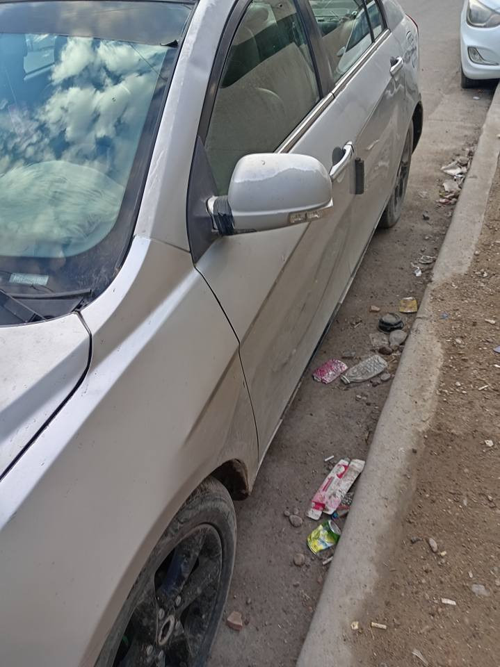 السلام عليكم اقراء المنشور عدل قبل لا تتصل امكراد محور كولار ١٦٠٠ تبريد شغال بس دفعه خفيف مضروبه بجم بس ماوصله للتكمه صدرها يرادله ترتيب بيها ضربه بالجاملغ الخلفي خفيفه والباب الخلفي هم انضرب عندي قبل اسبوع اذاين المحرك ما مضبوطه يردلها ظبط رقم واسط دولي مكاني بغداد الدورة رقم الجوال *********** السعر ٣٥ وبيها مجال بغداد, العراق
