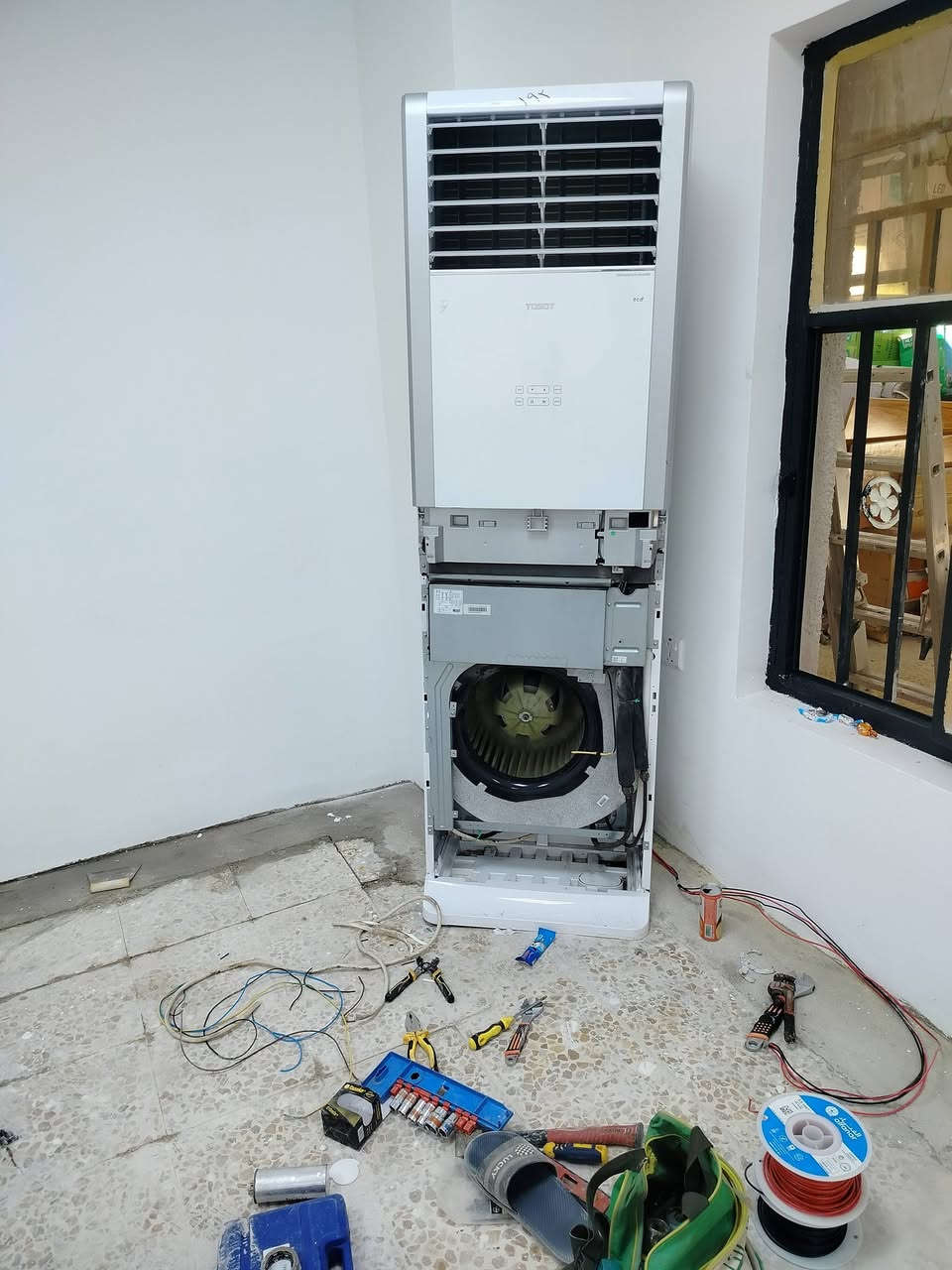 فتح ونصب وصيانه السبالت ونقل من مكان الى مكان شحن غاز باسعار مناسبه 
*********** للحجز واتساب او اتصال
