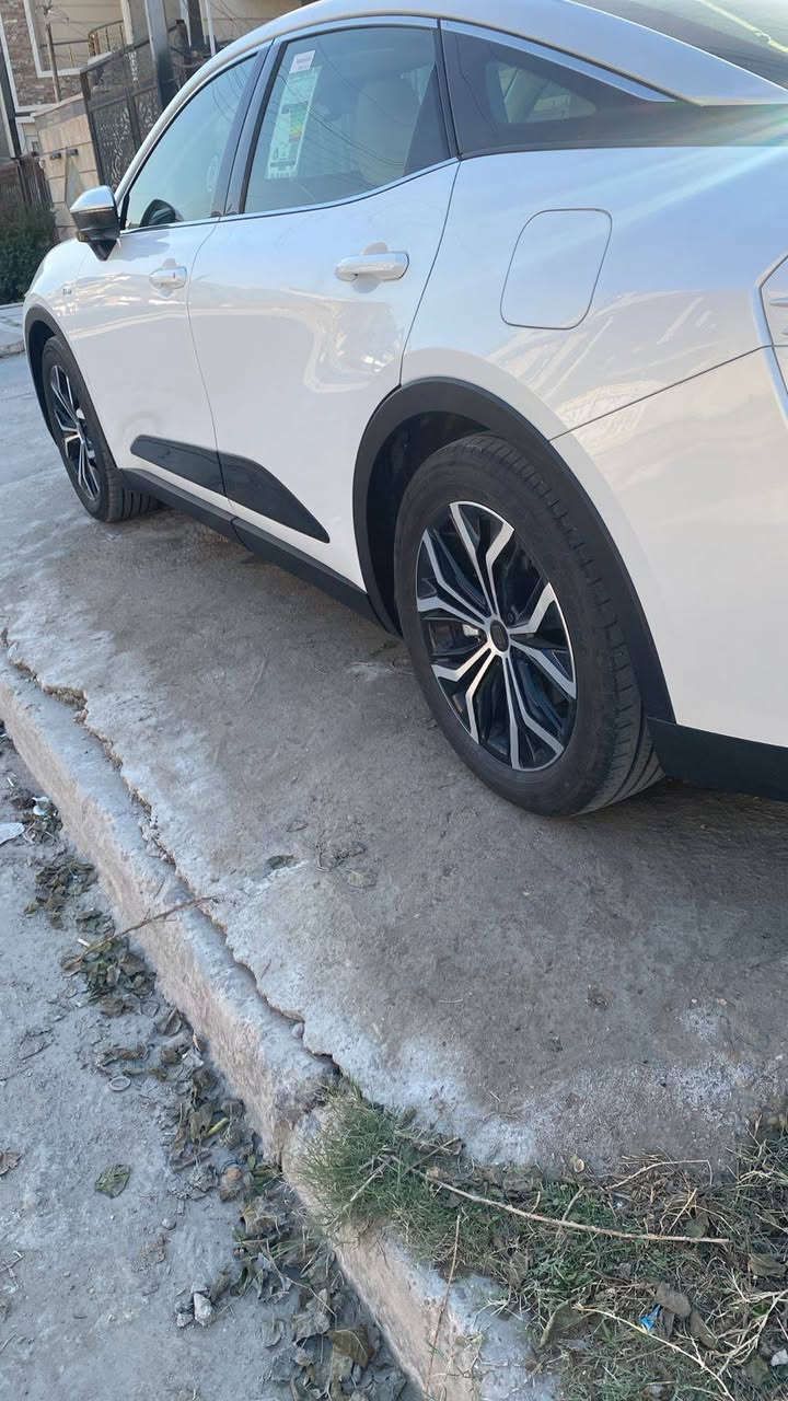 للبيع كراون بريميوم خليجي وكالة عبد اللطيف جميل الموديل ٢٠٢٥ ماشيه ١٩ الف مغلفه ppf امريكي بالكامل 
السعر ٥٣ مليون مجال بسيط رقم بغداد 
للاستفسار ***********
