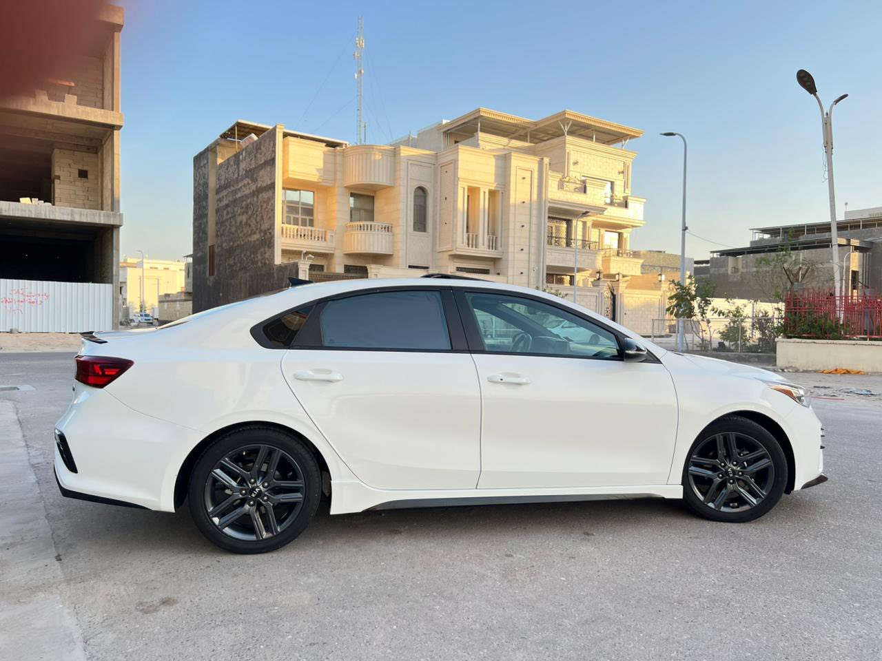 السلام عليكم
كيا فورتي مديل 2020  جي تي لاين 
فول 1/1 وارد امريكي تقرير مياه امطار 
تعمل وتسير داخله تشتغل محرك 
2000 دوش ماشيه 66mi حقيقي
رقم بصرة معوقين سنة وتصير حرة
مواصفاته  بصمة حساسات خلفيه امامية ورادارات كشنات جلد شاشة ابل كار بلي
فتحة سقف تحديد مسار كامرة خلفيه  
لايت عدسة زنون شحن لاسلكي السياره جاهزه من كلشي
للاستفسار ***********
