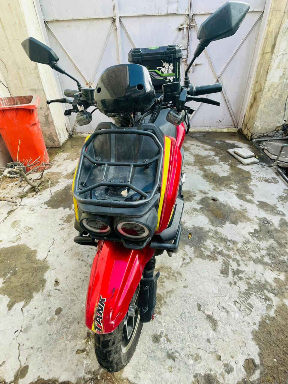 السلام عليكم متوفر 
دراجه اباتشي موديل ٢٠٢٥ مدرع للبيع مستعمله ثلاث اشهر 

بطاريات ٦ كبير 
ملف ٣٠٠٠
ضوء عالي وناصي 
نظام p ثلاث سرع فحص شاشه 
سرعه ٨٥ حقيقي تمشيك ٧٥الى٨٠ كم حقيقي (حسب الدوسه)
بطاريه اصاليه مال وكاله
السعر مليون وبيها مجال 

الرقم ***********
