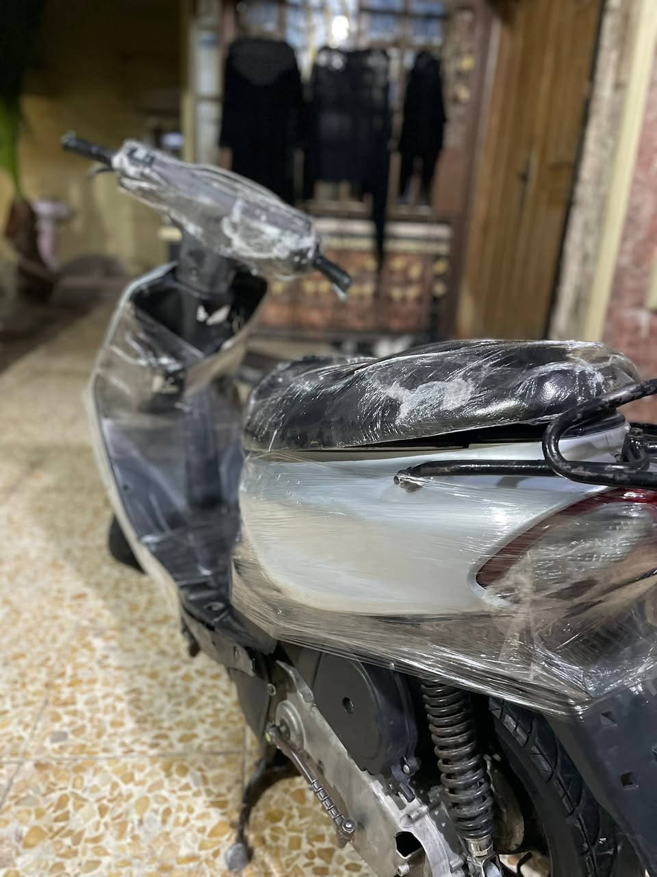 السلام عليكم دراجه قجمه للبيع دراجه خير من الله جديدة كفرات بلادي السعر المطلوب 350 بغداد مشتل. 
***********
