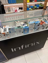 فاترينة عرض • نظيفة جدا • للبيع