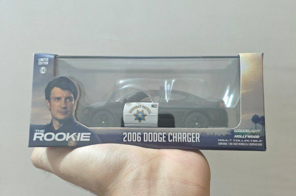 سيارة Dodge Charger موديل 2006
من المسلسل الأمريكي THE ROOKIE
إنتاج شركة Greenlight Hollywood
قياس السيارة 1/43
السعر 30 🛑


**إذا كنت صاحب هذا الإعلان وتريد حذفه لأي سبب، رجاءا أرسل رسالة إلى الدعم الفني**