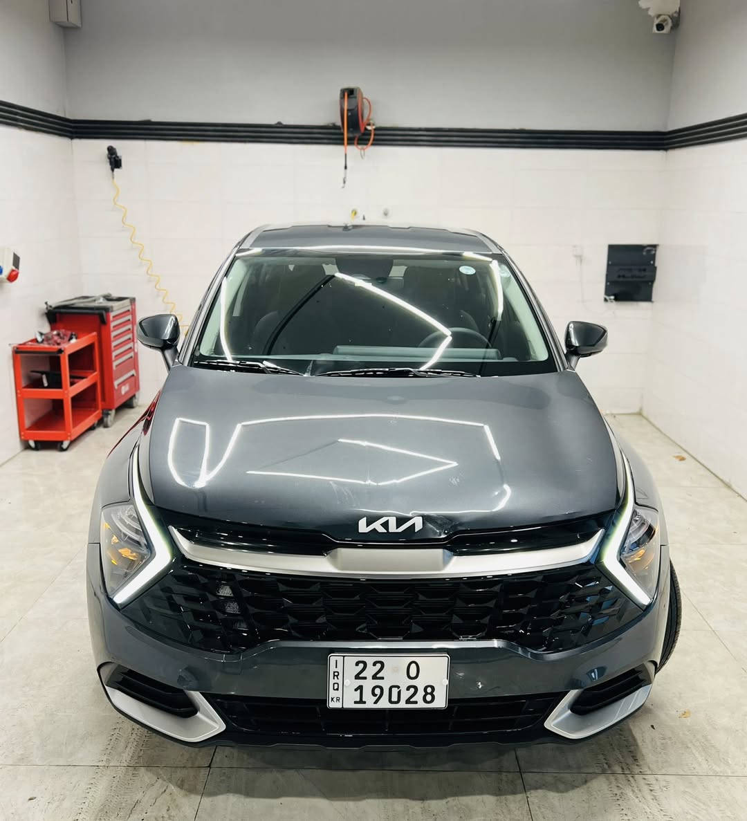 سلام عليكم. سبورتج 2023 مواصفات 4x4 السيارة بدون ضرر فقط تخريب مفتوح الدعاميه ونفسه مشدوده ورصعه بلتكمه مبينه بلصور السيارة بدون تصليح بدون تكحيل بدون تبديل شرط الفحص سونار قطره صبغ ماكو ولا تعديل كله كفاله عامه بلادي ماشيه 19 الف سعره 195  بيه مجال *********** مكاني كاظمية
