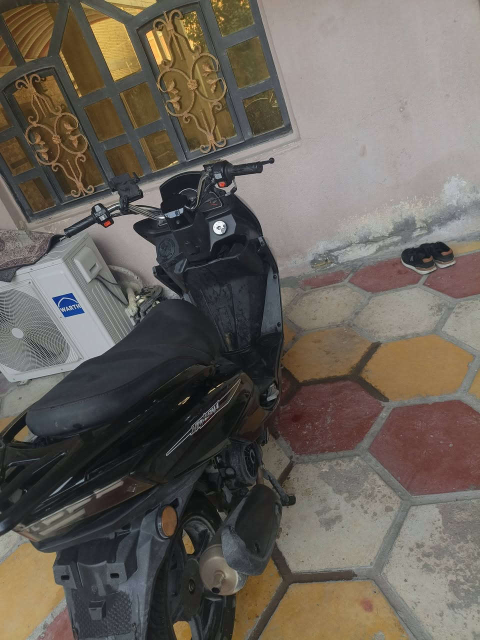 السلام عليكم دراجه هوااشا للببع صارله فتره من طالعه ماناقصه شي
‏‪***********‬‏
