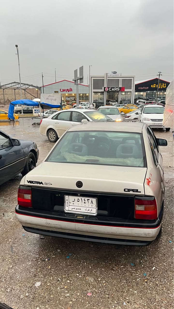 ڤكترا موديل1990 محرك 20 بيها ضربه چاملغ بدون دواخل سنتر لوك نظام ABS  سقف سلايد شغال جام كهربائي سنويه ساقطه عليها غرامه ينزل من السعر بيها وات ساب *********** مكان كركوك كركوك, العراق
