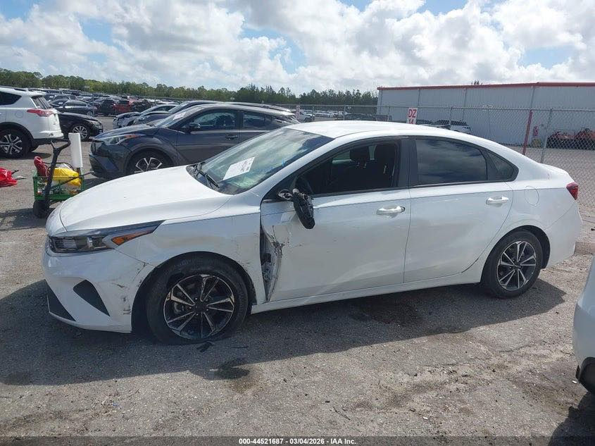 🔴 اعلان مزاد  🔴
~~~~~~~~~
🚘نوع السيارة :  فورتي 2024

🔍الفئة: LXS

❌الحادث او الضرر : كما موضح بالصور  

🚀حجم المحرك :   2.0L

⚙️السلندر: 4

🛞 نظام دفع المركبة:  ثنائي

💰#السعر : حسب المزايدة  

🗒تاريخ مزاد السيارة :# 30/3/2026

لحضور المزاد الرابعة عصرا لدى مكتبنا ‼️ 
*********************************************
*********************************************
☑️عنوان النجف الاشرف / المناذره /بدايه شارع الحيره..
☎️للاستفسار والاتصال على الارقام التالية ☎️: 
مكتب ياسر العبايجي للمزادات الامريكيه
***********
***********
_________________
🏦 مكتب ياسر العبايجي للمزادات الامريكية والكندية لتجارة جميع انواع السيارات الوارد الامريكي 🇺🇸والكندي 🇨🇦 
 اختصاص مزاد( COPART ,IAAI, MANHEIM)
