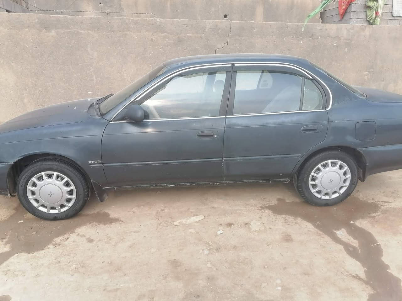 السلام عليكم كورله موديل 93كير عادي حداديه تخم تاير تبريد شغال مكينه بيه ضعف رقم نكليزي سياره جاهزه مكاني ناصريه / قضاء النصر السعر 55 وبيه مجاا  ***********
