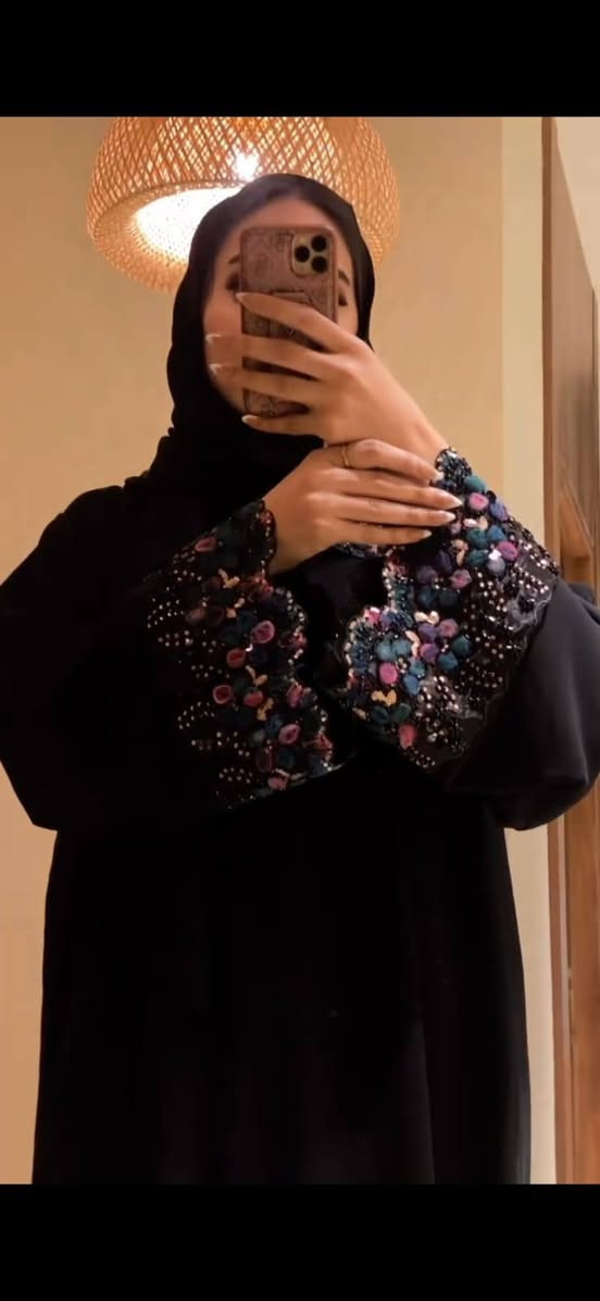 موديل ابو الشال ألوان 
1- القماش جرجيت كوري سواد فاحم 
2- الجك اليدوي (هاند ميد) داخل العباءة بخيوط حرير
3- المقاس من وزن 50 الى 100
4- الطول استندر من 160 ال 175
يجي وياه شال شغل جك يدوي أيضا 
جمله مفرد متوفر توصيل


**إذا كنت صاحب هذا الإعلان وتريد حذفه لأي سبب، رجاءا أرسل رسالة إلى الدعم الفني**