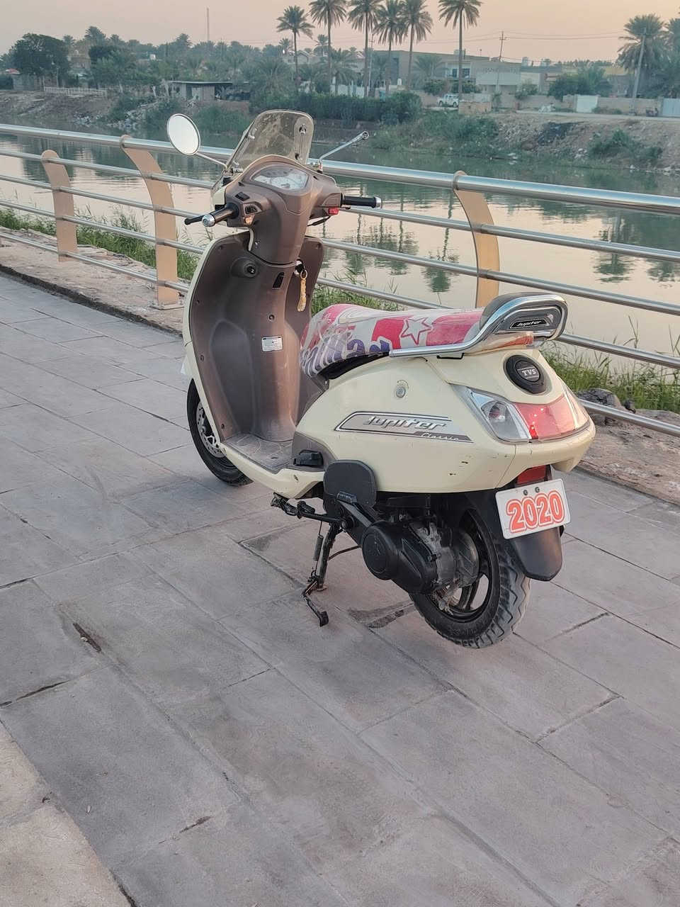 متاح دراجه جوبيتر مكفوله كفاله عامه وظع الشركه النوان واسط قظاء الحي الشراي يتصل عل رقم ***********
