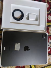 آيباد M4 • ٢٥٦ • بطارية ٩٧