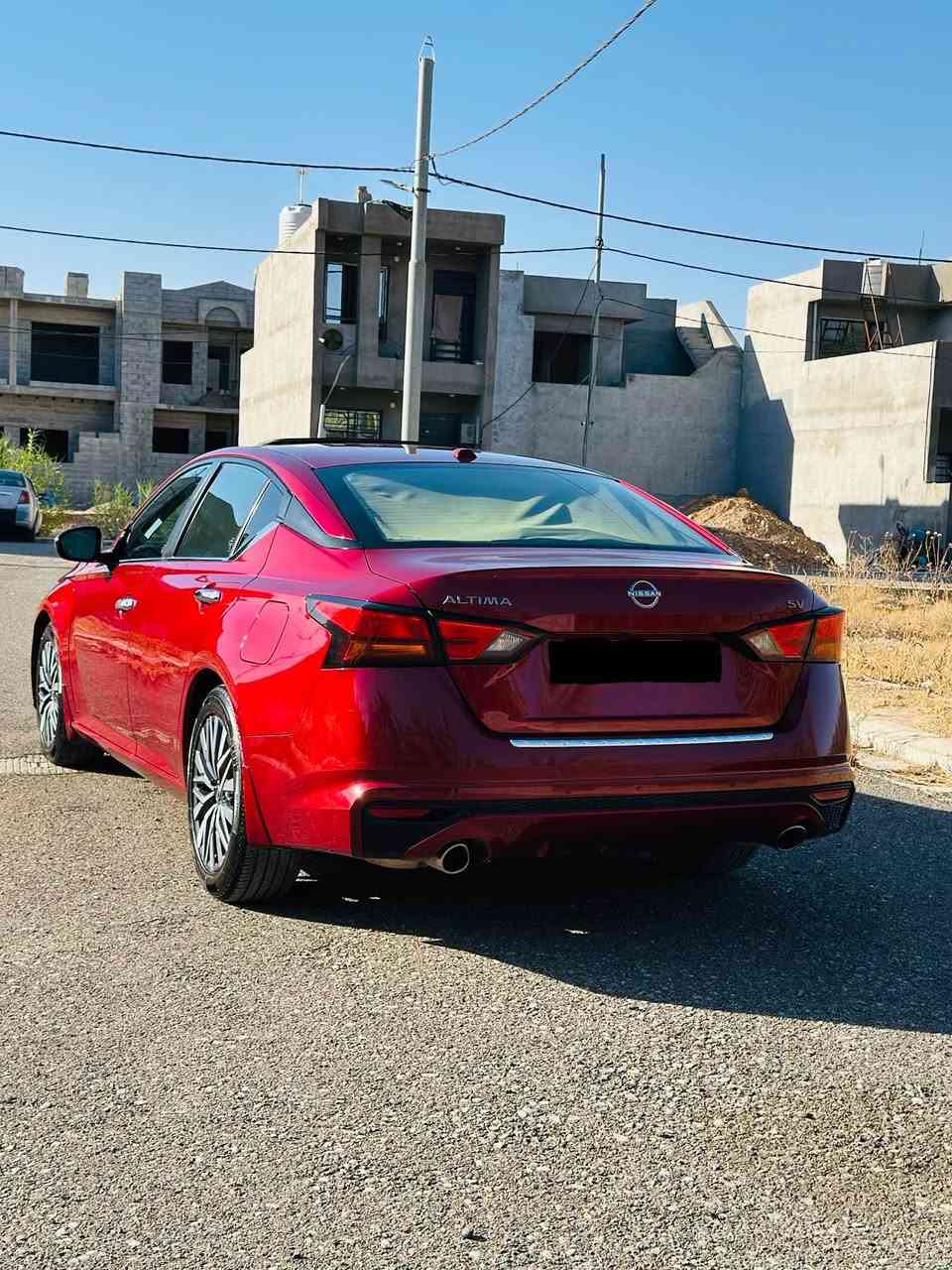 NISSAN
ALTIMA
2023
SV (plus)
2,5L
V4
42,594 Km

المواصفات SV PLUS 👑 //
• محرك 4 سلندر سعة 2.5 لتر بنزين
• قوة 188 حصان
• عزم دوران 244 نيوتن متر
• قير أوتوماتيك CVT
• نظام دفع أمامي (FWD)
• استهلاك وقود تقريبي 27 مدينة / 39 طريق سريع ميل
• جنوط ألمنيوم 17 إنش
• مرايا جانبية كهربائية مع إشارات
• مصابيح أمامية LED
• إضاءة نهارية LED
• حساسات خلفية
• زجاج خلفي مظلل
• مقاعد قماش فاخرة
• مقعد السائق كهربائي
• تشغيل بصمة 
• دخول ذكي بدون مفتاح
• مقود متعدد الوظائف
• شاشة معلومات 8 إنش
• شاشة عدادات 7 إنش
• نظام Apple CarPlay
• نظام Android Auto
• بلوتوث
• مثبت سرعة
• مكيف أوتوماتيك ثنائي المناطق 
• نظام الفرملة التلقائية
• نظام التحذير من مغادرة المسار
• نظام مراقبة النقطة العمياء
• تنبيه حركة المرور الخلفية
• كاميرا خلفية
• نظام ABS
• نظام الثبات الإلكتروني VSC
• وسائد هوائية متعدد

ضرر  ( جاملخ امامي صبغ + بنيد صبغ )
بدون دواخل ✅
شواصي سليمة 💯

السعر ///167$ ورقة وبيها مجال 💵

سيارة جديد و جاهز ما بيها اي نقص ✅

مكان سيارة - ديالى خانقين 🌇

للاستفسار اكثر 
*********** خناقين, ديالى
