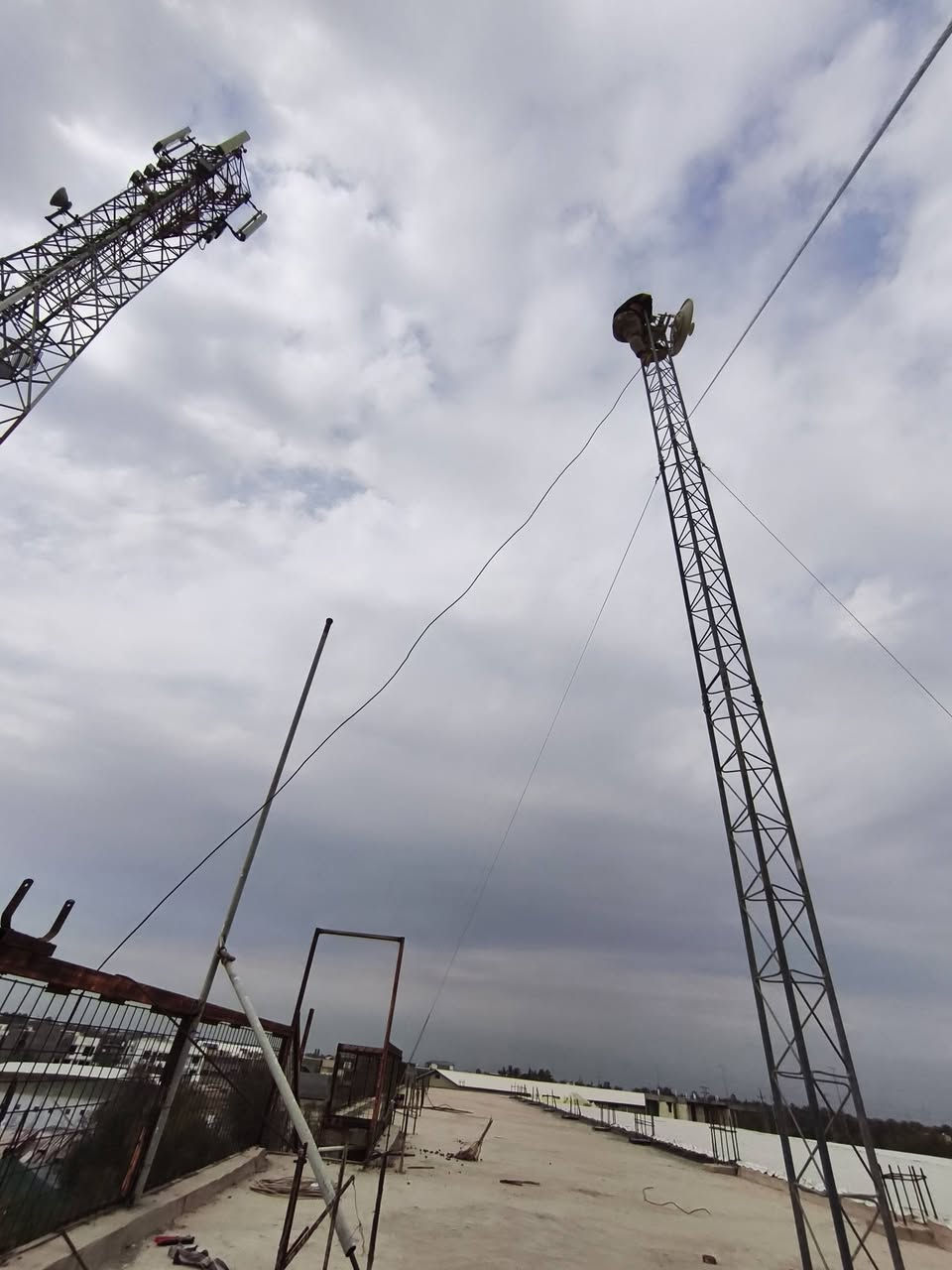 تحيه طيبه تم تنصيب برج كرسته وعمل في محافضه بابل النيل مستعدون لتجهيز الابراج بالحديد والاجهزه ايضا يتوفر كادر فتح وشد وصيانه الابراج ***********
