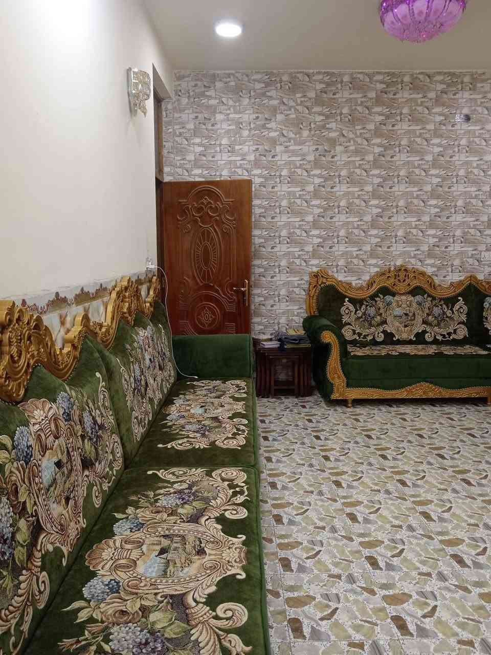 اللهم صلي على محمد وآل محمد 

يعلن مكتب عقارات البياتي 

عن دار للبيع. نضيف جداا. موقع راقي ومميز

الموقع البكرلي الثانيه خلف الملعب مباشرتا 

المساحه 160 م.     8*20

السعر 163 مليون وبي مجال بسيط

غرف نوم عدد4. ستقبال. مطبخ. هول.منور.مجمع صحيات 4. كراج سياره

كامل الخدمات. عرض شارع 12 م
للاستفسار مراجعة مكتب عقارات البياتي في موقف دانه مقابل أبو توحه 

 او لاتصال *********** وتساب
