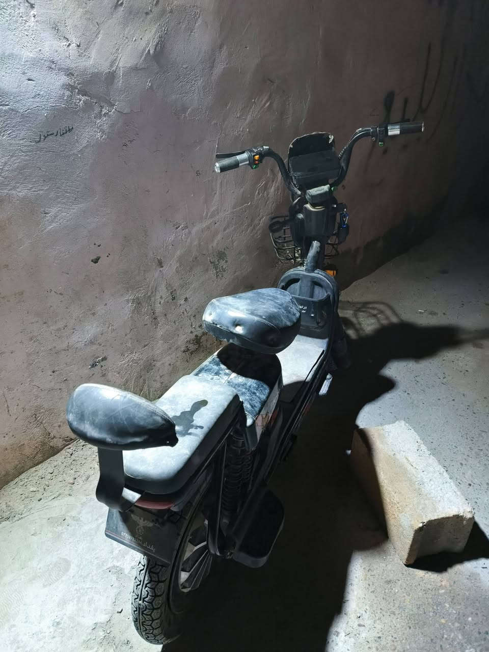 اسلام عليكم شباب عندي هذا البيسكل الشحن متروك فقط تبديل بطاريات 🔋
كامل وهذا الشكل عل واقع مكاني بغداد الرصافه ***********
