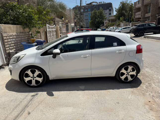 ريو ٢٠١٤  خليجي
محرك ١٦٠٠ دوش 

فول عده جلد 

ويل دعايه 

بلجكتور 

مري شفط اشاير بل مري

سلايد

مكفوله من ضربه بيه مكانين صبغ صغار

سيارة جديده وجاهزه مكان السياره بغداد

السعر $٨٧

للاستفسار اكثر الاتصال على الرقم ***********
