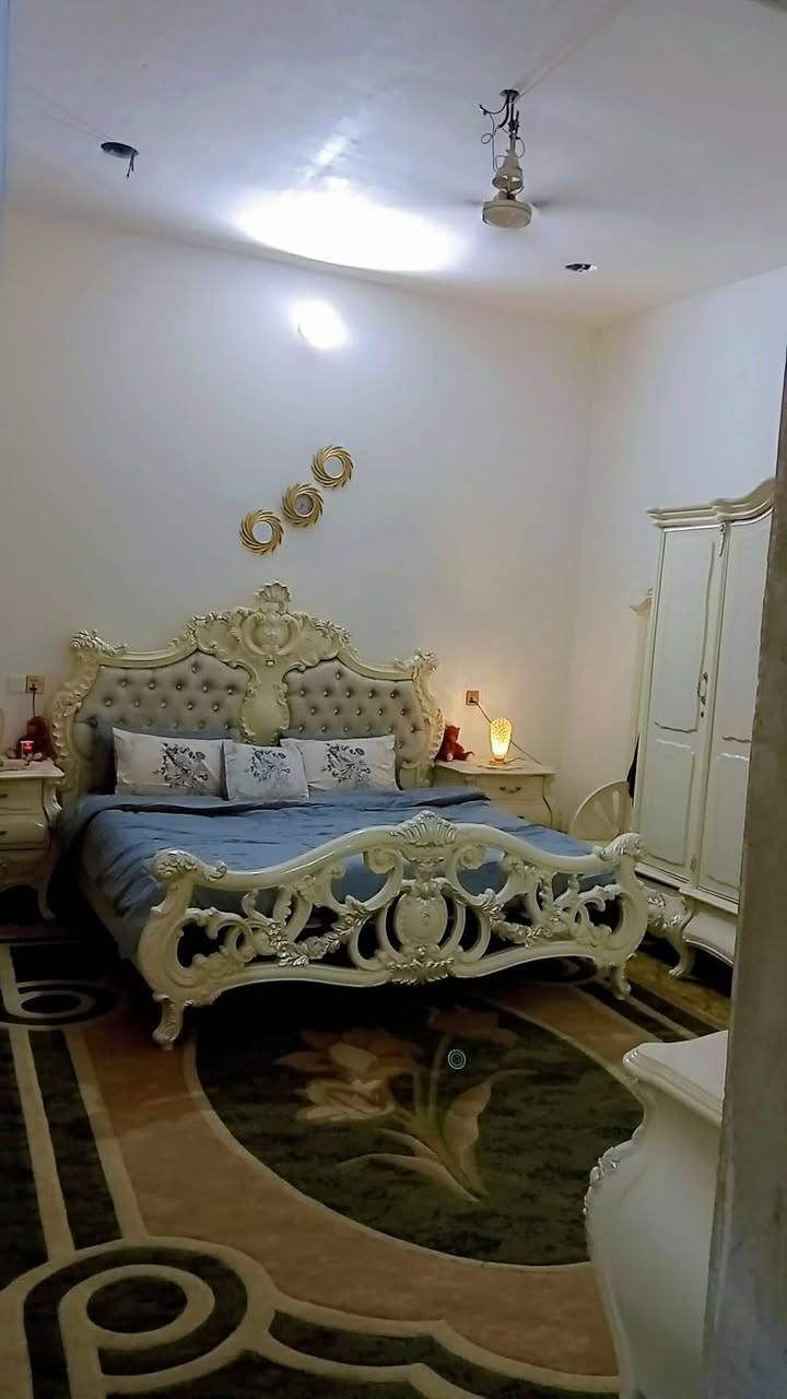 مشتمل طابق واحد للبيع مساحة ١٢٥ م شارع ١٠ م بناء بلوك الموقع حي جبيل خلف مجمع الرحاب السعر ٣٢ وبي مجال
للاستفسار الاتصال على الأرقام التالية
***********
***********
