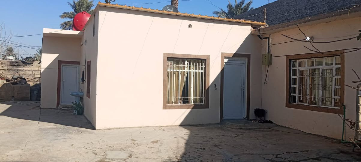 دار للبيع مساحه 600مترالهارونيه رقم تلفون ***********
