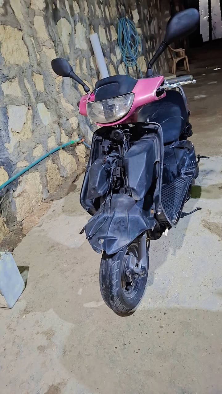 السلام عليكم دراجه فراشه سلف هندري باتري جديد شلعه عوزها بس كفرات جانه مكسرات واني ذبيتهن  حله ابو خستاوي  ٢٥٠ قفل ***********
