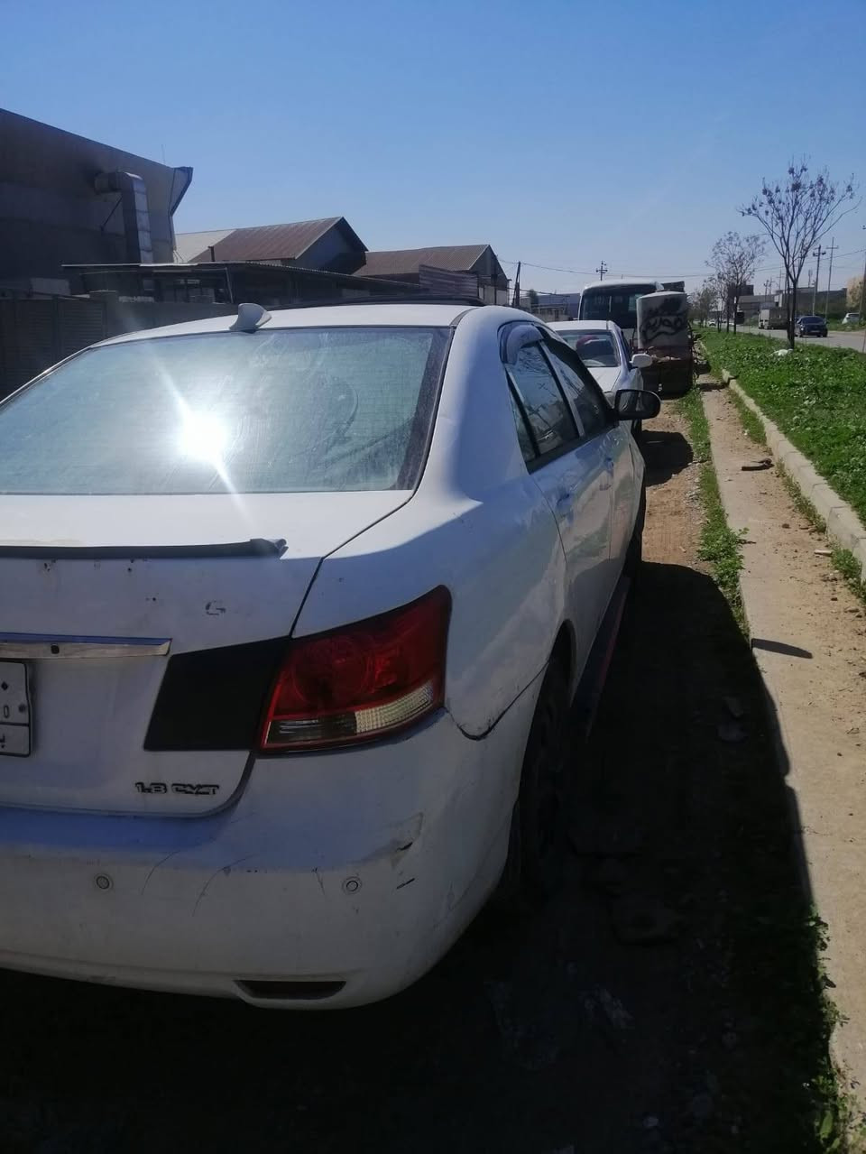 سیارەکە بشو پشتی کەپسە 
گیرو مەکینە سەنی لەسەرە 
مودیل 2013 
بیشو بشتی تازە هەمویم بو گۆریوە توندو تولە 
سیارەکە بی کیشەیە ئەوەلیاتە سەنەوی اسلی کەسکەکەی لەگەلە مالی کەس نیە اوەندەیە بەناو ناکرێ نرخی 28 وەرقەو معامەلە موشتەری نی بێزارم مەکە سیارەکە لە هەولێرە 

*********** أربيل, العراق
