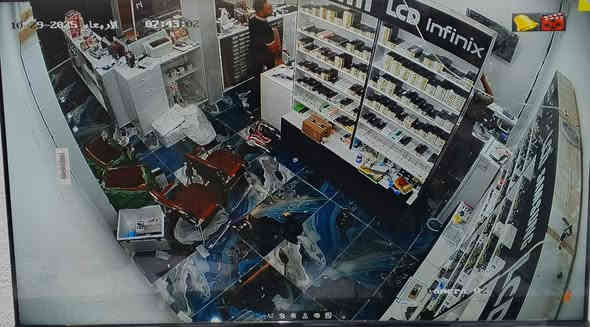 مستعدون لتجهيز وتنصيب الكاميرات 📸
لكافة المواقع🌍
( منازل _ محلات _ شركات - مجمعات سكنية)
تجهيز وتنصيب وصيانة وبرمجة كافة انواع كاميرات المراقبة 📸
تنصيب كامرات عالية الجودة بدقة احترافية🔥
  🔴كادر متخصص بكاميرات المراقبة وصيانتها  والبرمجة
 متواجدون في جميع مناطق الكوت

  ويتوفر لدينا جميع أدوات التنصيب الحديثة 🧰
للاستفسار يرجى  الاتصال  على الارقام التالية : 
📞☎️
***********
