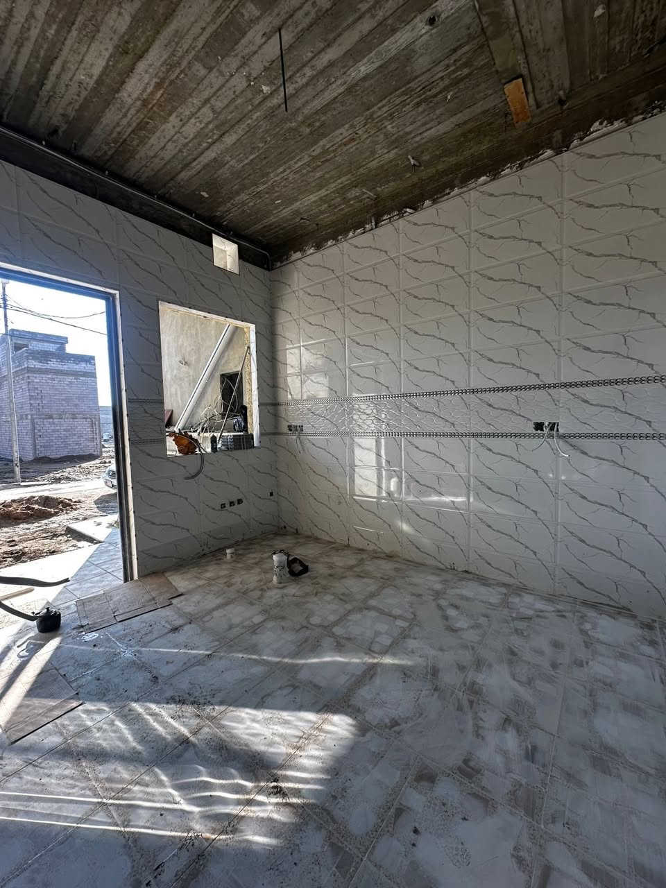 السلام عليكم ورحمة الله وبركاته #مكتب_الغوالي
بيت للبيع في حي السماح مقاطعة 24

🔹 المساحة : 100م ، الواجهة : 10م ، العمق : 10م

🔹 طابقين بناء حديث قيد الانشاء تسليم مفتاح 🔑 

🔹 اساس البيت ومراحل البناء مصور بالكامل 🎥

ط1 : كراج ، استقبال ، هول ، مطبخ ، غرفة ، صحيات 

ط2 : ثلاث غرف نوم ، هول ، بيوتنه ، صحيات

البيت مجهز بالكامل بكافة الانظمة الحديثة -

دكتات - سبالت - غسالات - انترنيت - دشات - كاميرات

للاستفسار اكثر مراجعة #مكتب_الغوالي الكائن في حي السماح الاركان قرب مدرسة السماح الابتدائية وقرب مول القمة على شارع 20 او الاتصال على الارقام التالية -

***********

***********
