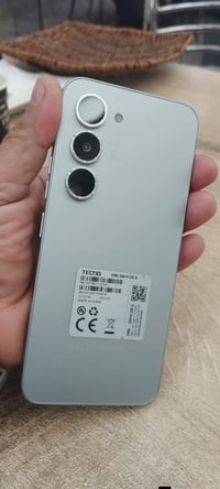 تكنو سبارك 40 برو • ذاكرة ٢٥٦ • رام ٨+٨