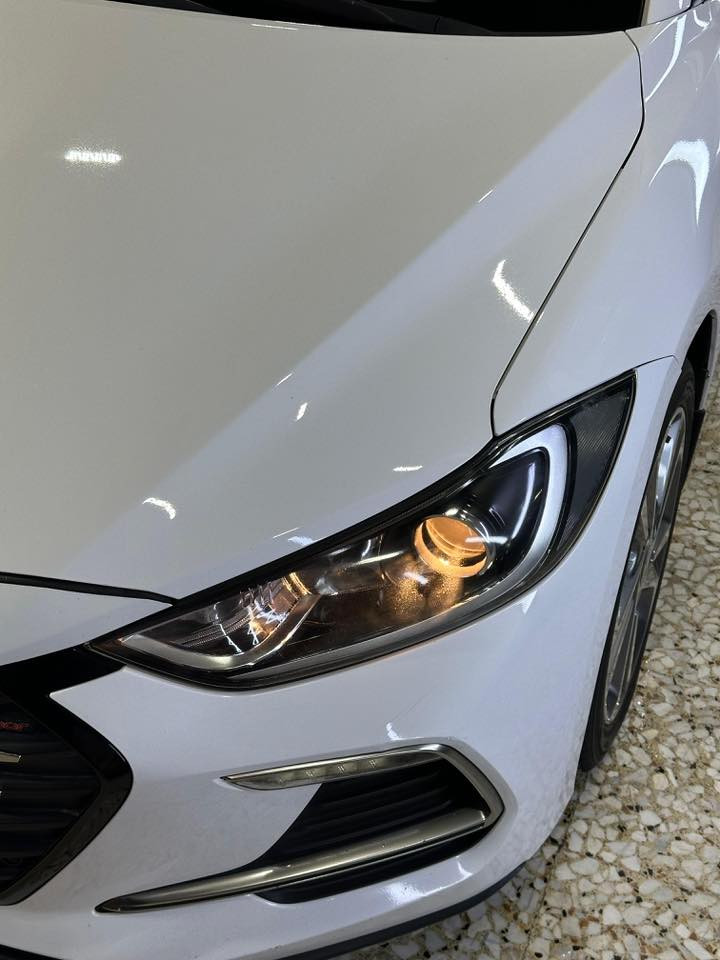 السلام عليكم هواندي النترا 2018 سوبر مكفوله كفاله عامة حتة الدعاميات ماشية 114 الف
فتحة سقف
حساس امامي وخلفي
تبريد قطعتين خلفي 
LED امامي نهاري
مراية شفط
اشاير بلمراية
شاشة كبيرة مع كامرة دوارة
ويل كب 17 كروم المرغوب مع 5 ويلكب
تحكم مقود
محرك 2000 دوش المرغوب ما مفتوح ع وضع الشركة
محرك وكير مكفولات من الفتح ع وضع الشركة وحدادية وتبريد وتخم تاير كلة جديد وبلادي ما ملعوب بيهة ابد و ع ايد وحدة استخدام شخصي السيارة ورقم بغداد بأسمي تحويل مباشر السيارة مابيهة نقص لو برغي 
مكفوله من الضربة والصبغ والتبديل والبارد فقط بلجاملغ السايق ع مقدار اصبع تكحيلة وبحافة البنيد مقدار اصبع والسونار مرفق بلمنشور
مكان السيارة كربلاء 
السعر 163 وقابل للتفاوض
للاستفسار ***********
