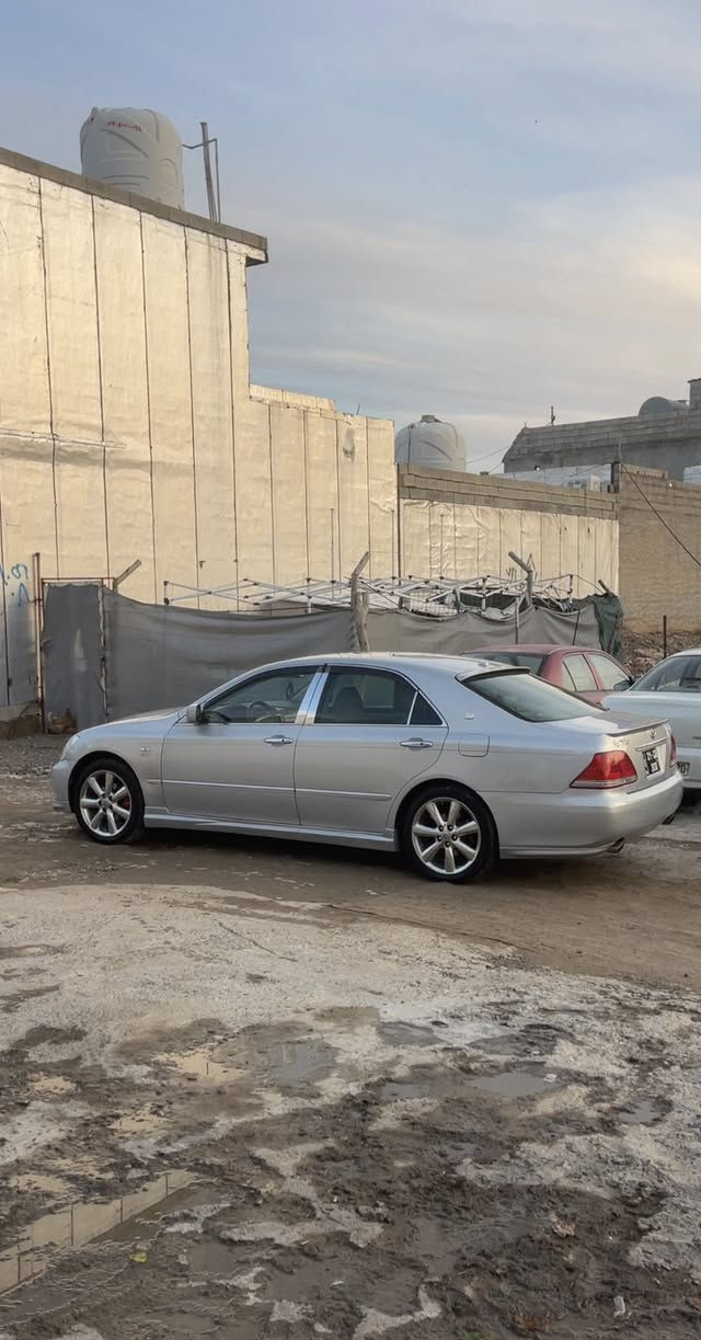 شاهینە ڕۆیاڵ  ٢٠٠٥ موس
کامل سپۆڕت

مەکینە گەورەی گێر گەورە ماشاءالله لە قوەتی

ناو زەرد

٢ دوگمە

٤ تایەو ویلی دینگەی لۆکی لەسەرە

تەقەو ڕەقەو کامل کارەبایی بە شەرت

کامل مەسروف کراوە

برێکی بەستراوە

ساردی و گەرمی بەستراوە

گێڕو مەکینە بە شەرت 

سەیارەکە هی مەعرەز نیە 

سعری ٦٤ گەڵاو معامەلەیەکی کەم

لە سلێمانیم

0770 774 4683
