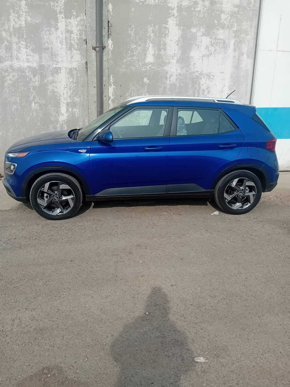 السلام عليكم
فينو موديل ٢٠٢٤  مرقم بغداد 
فول مواصفات 
فتحة 
بصمة 
رادارات امامي وخلفي وجانبي 
داخل لونين 
صور الحادث بالمنشور 
بارد بمقدمة البنيد فقط 
ايرباك ستيرن 
مكان السيارة بغداد 
السعر ١٤٨ ورقة وبيها مجال بسيط للشراي 
***********
