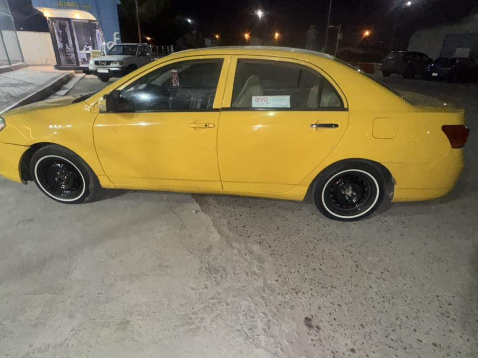 بي واي دي G3
موديل ٢٠١٣
ضربتها موضحه ب صوره 
 كير عادي 
رقمها انكليزي بابل 
هزه جديده رقم جديد 
مصفره هيئه وغرامات 
تحويل مباشر 
وبيها مجال ٤٥$
مكاني بغداد 

***********
