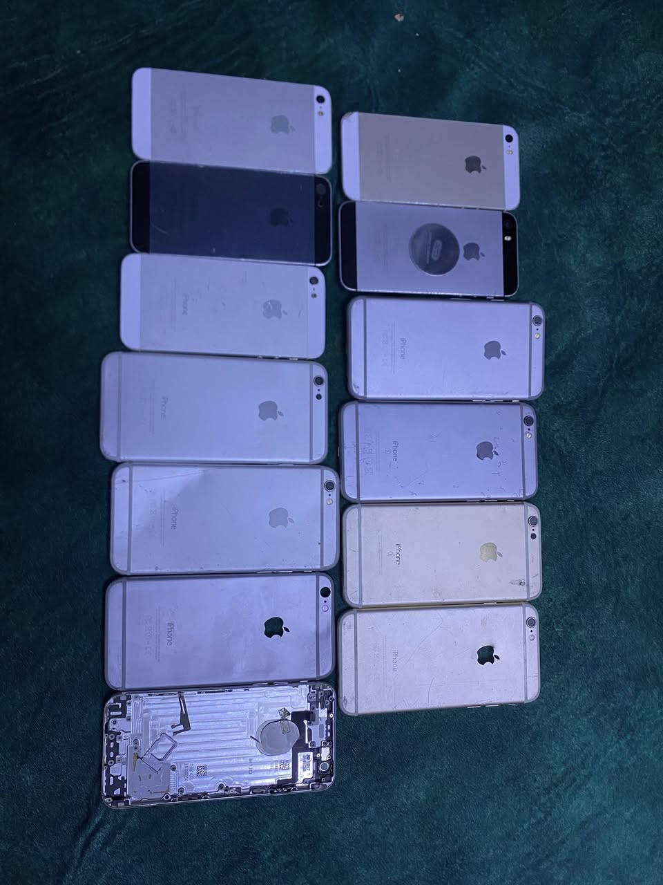 شواصي
شواصي ايفون 5c/5g/5s و 6g/6s  بيهن فلاتات كاميرات قواعد شحن سماعات 22 قطعه 
16 بورد ايفون + بورد كلكسي وكلكسي نقص بطارية
سعرهن كلهن 55 الف ***********
