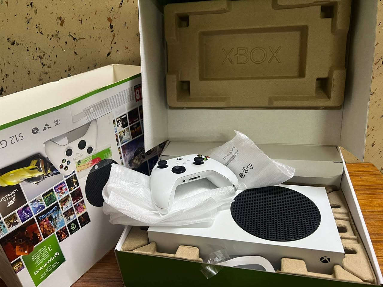 اكس بوكس سيريس اس
س بوكس سيريس اس 
اصدار 2023 ذاكره 512G
جوستك وحده بس مال شركه
الجهاز نضيف جدآ نضافته 100%
جميع ملحقاته الي تجي من الشركه موجوده والكارتونه هم موجوده   
سعره 350 
مكاني موصل
عندي توصيل جميع انحاء العراق


**إذا كنت صاحب هذا الإعلان وتريد حذفه لأي سبب، رجاءا أرسل رسالة إلى الدعم الفني**