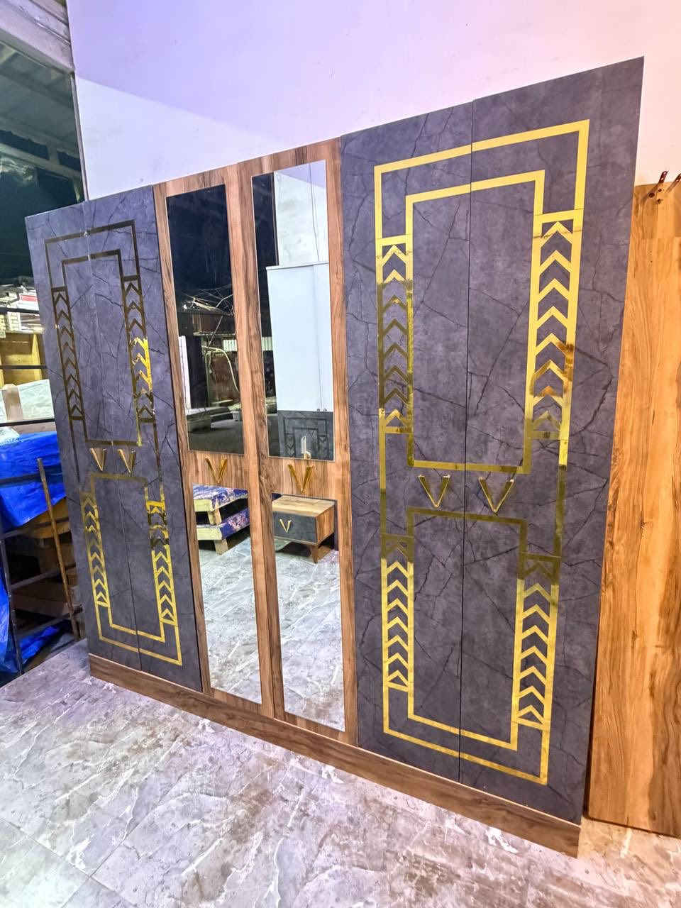 غرفة نوم مستخدمة نضافة 90‎%‎
عدد القطع 5 
نضام بيبان 
كوالتي عالي 
سعرها /500
شد ونقل داخل بغداد مجاني


**إذا كنت صاحب هذا الإعلان وتريد حذفه لأي سبب، رجاءا أرسل رسالة إلى الدعم الفني**